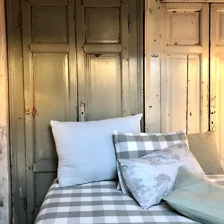 Charming And Design Attic Loft In Coolest Area Navigli Ticinese דירה