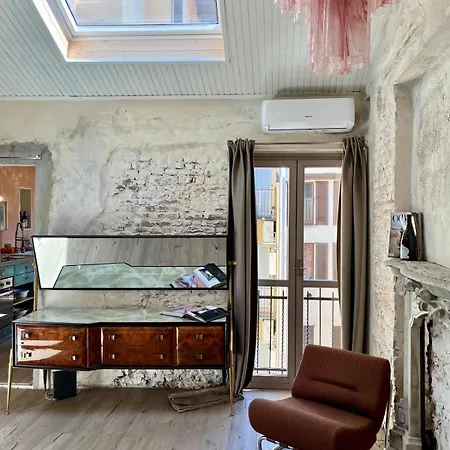 Charming And Design Attic Loft In Coolest Area Navigli Ticinese Milan
